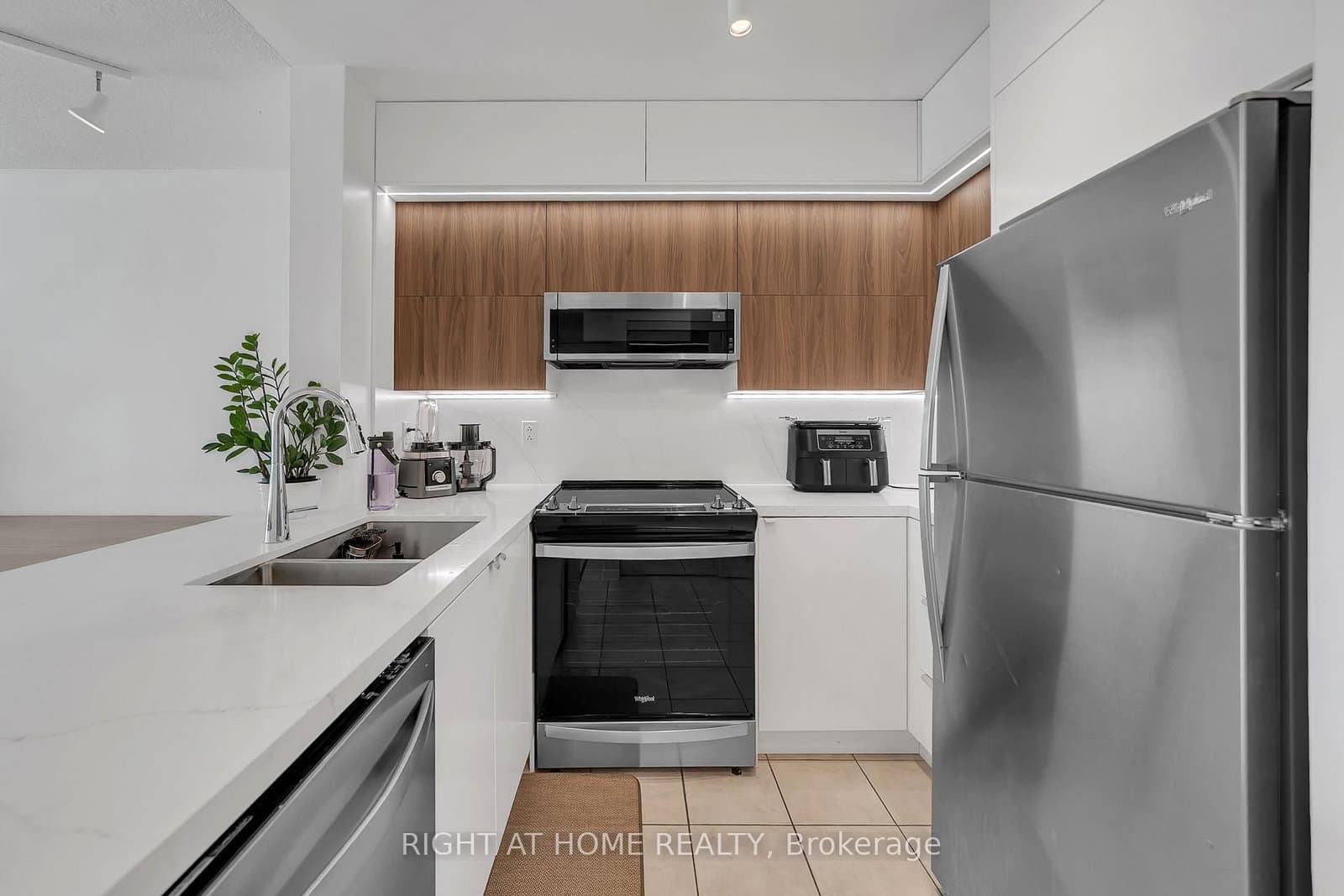 11 Oneida Crescent, Unit 1202 thumbnail 2