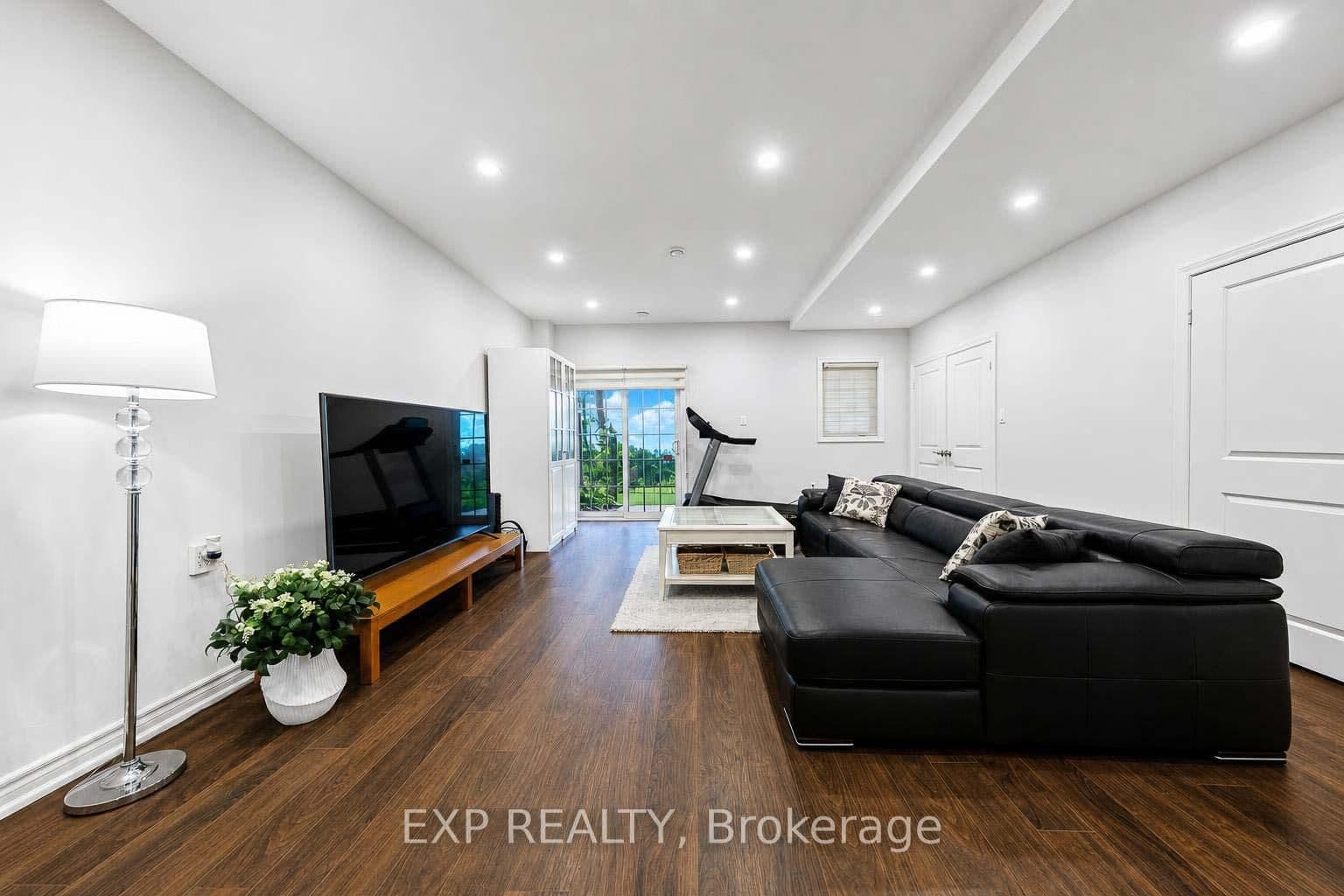 8900 Bathurst Street, Unit 9 thumbnail 34