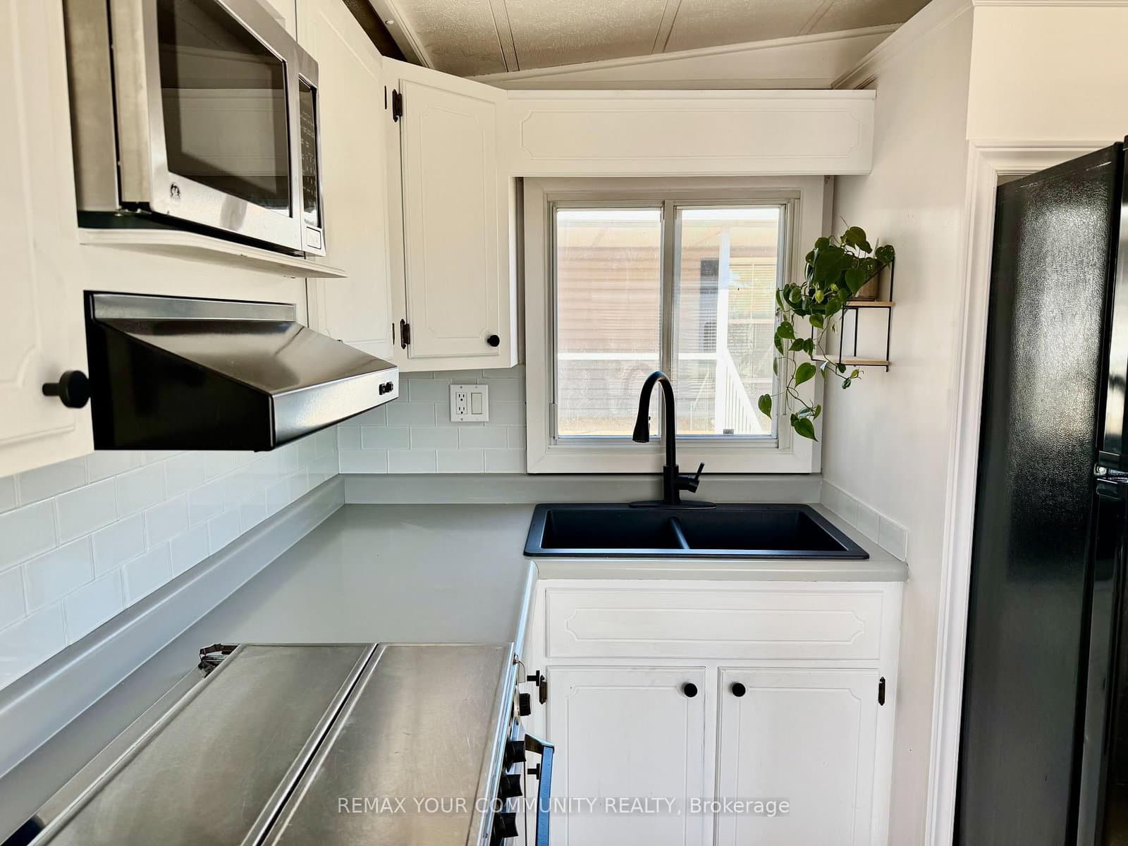 285 Crydermans Side Road, Unit 204 thumbnail 11