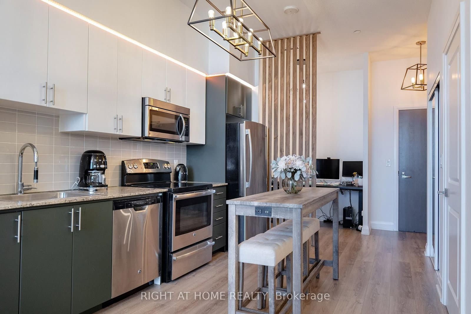 7171 Yonge Street, Unit 306 thumbnail 12