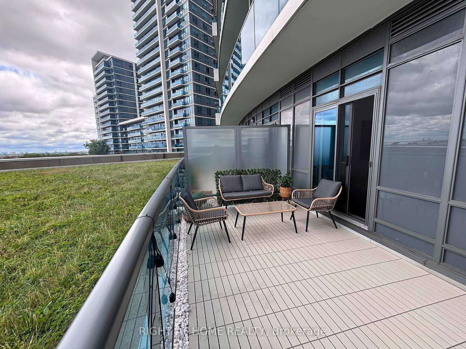 7171 Yonge Street, Unit 306 thumbnail 17