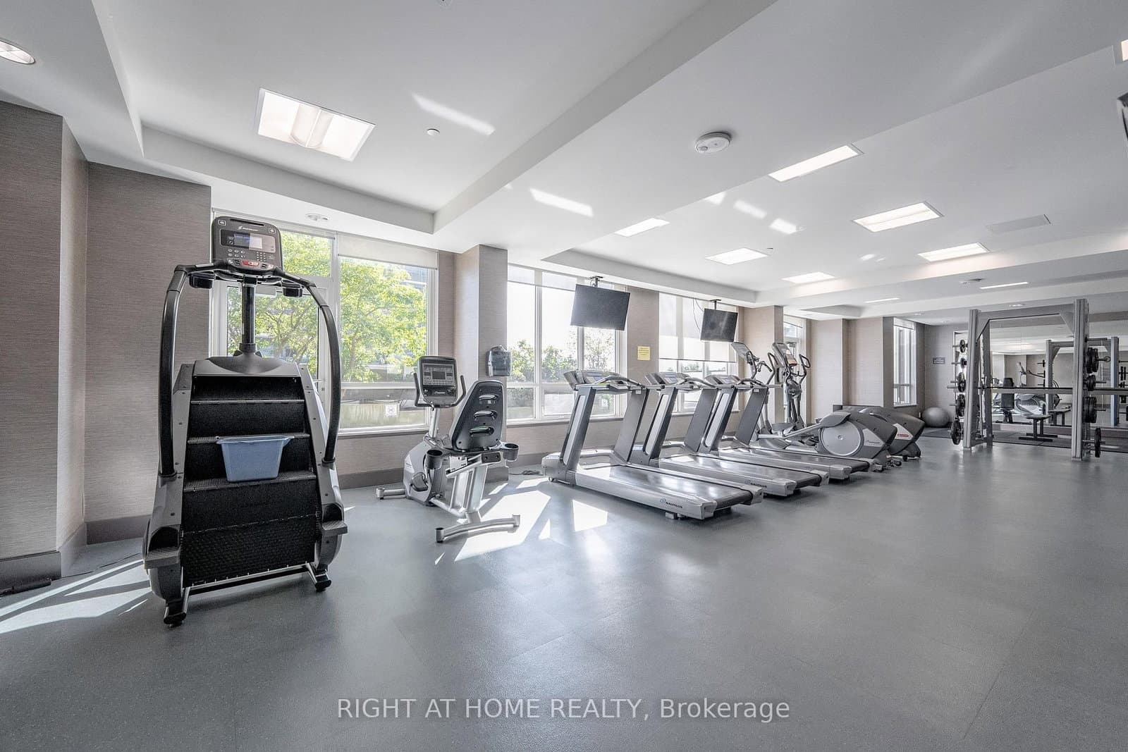 7171 Yonge Street, Unit 306 thumbnail 19