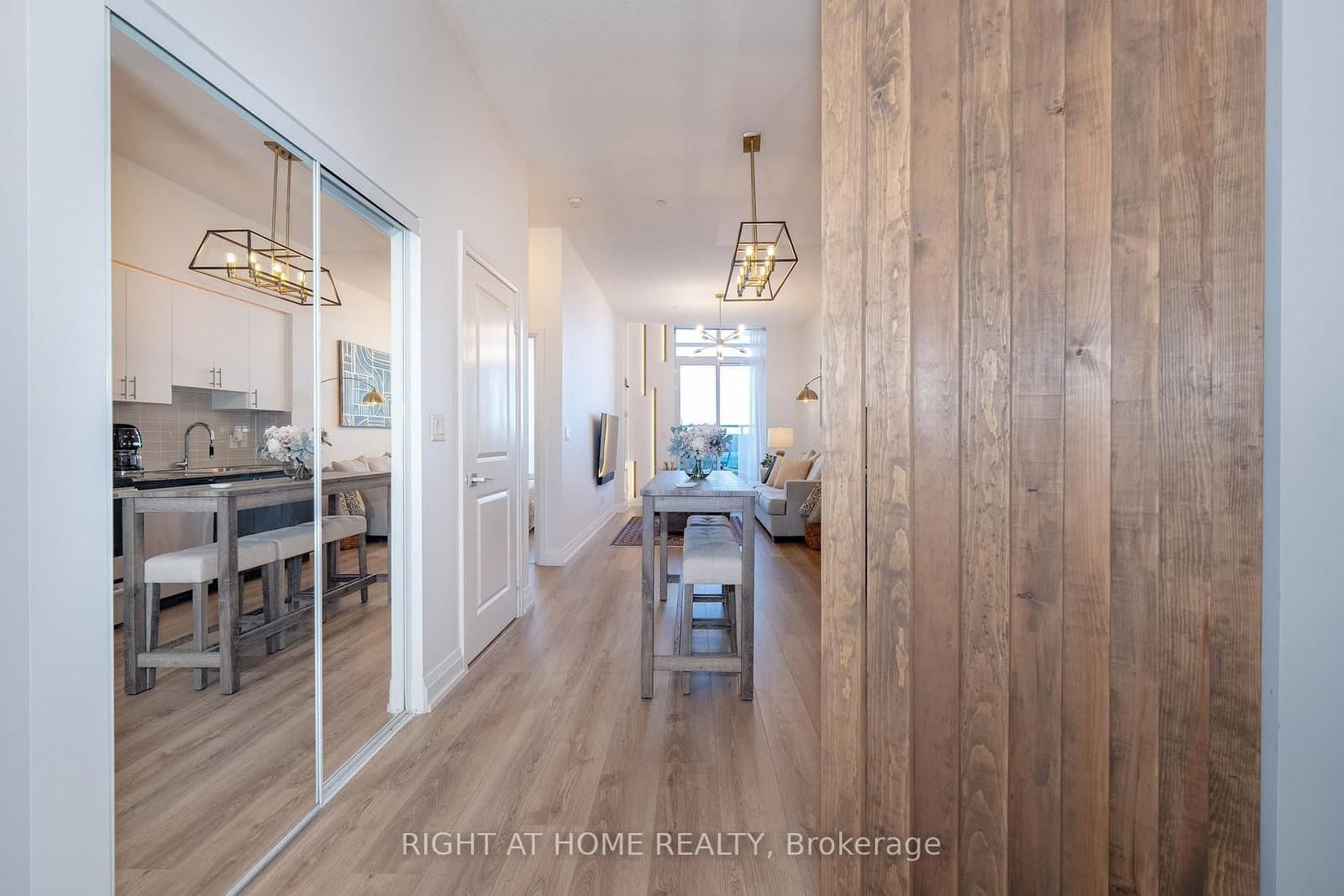 7171 Yonge Street, Unit 306 thumbnail 9