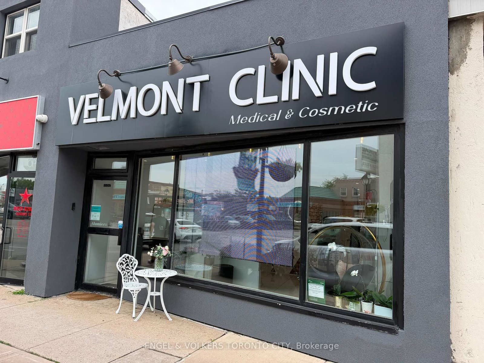 15187 Yonge Street - Image 1