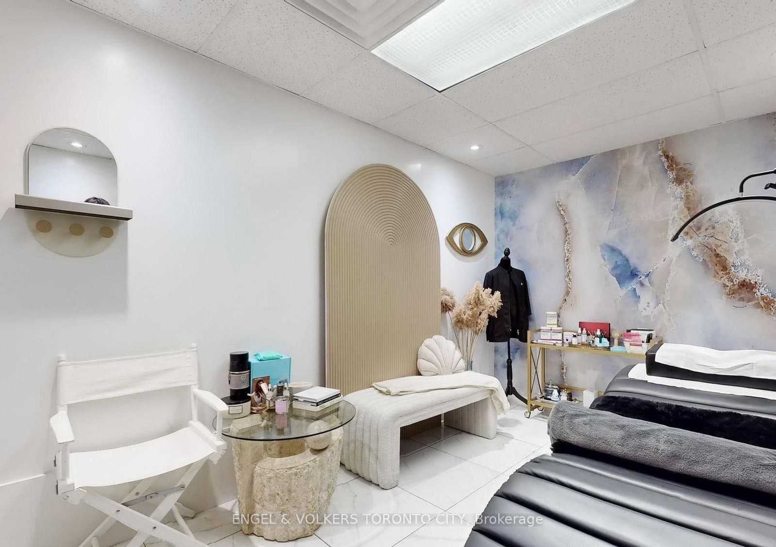15187 Yonge Street thumbnail 12