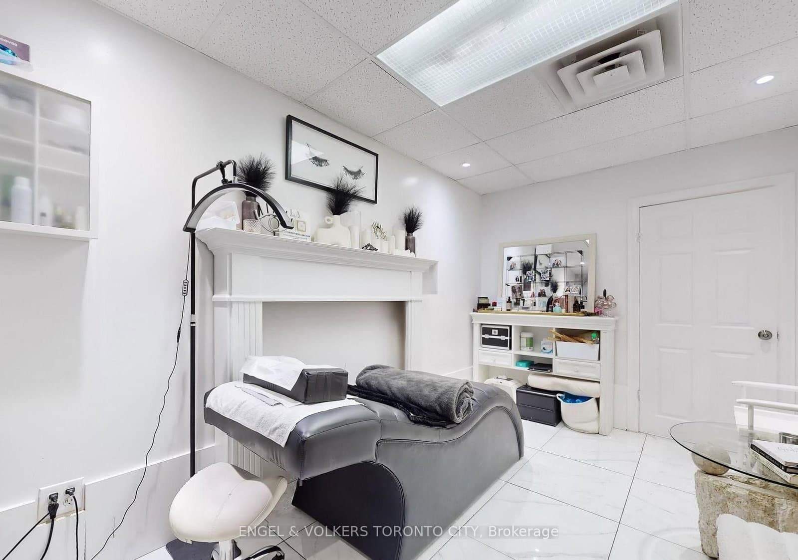 15187 Yonge Street thumbnail 14