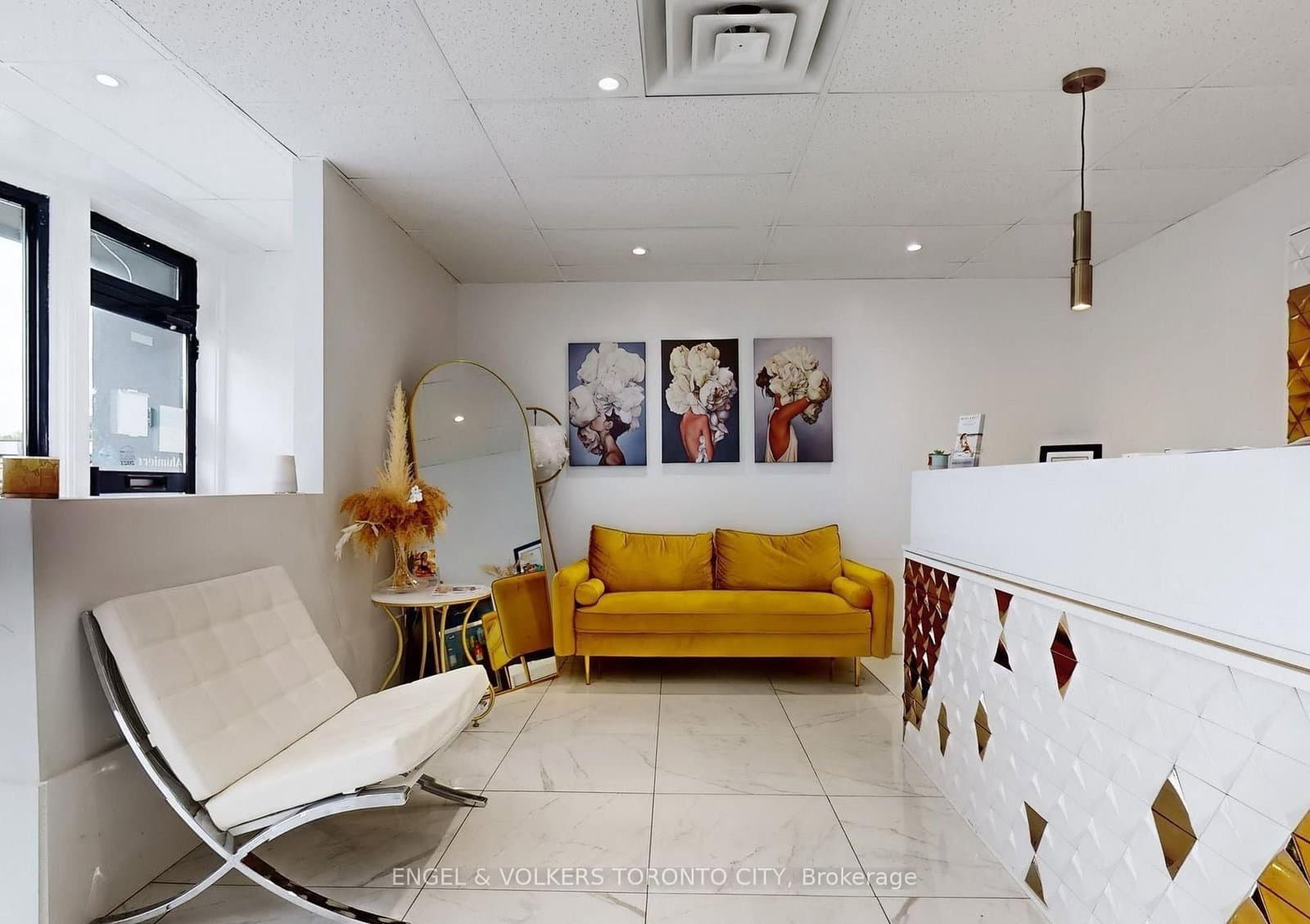 15187 Yonge Street thumbnail 6