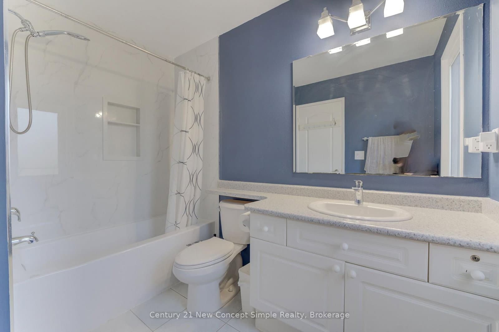 18 Castlemore Avenue thumbnail 25
