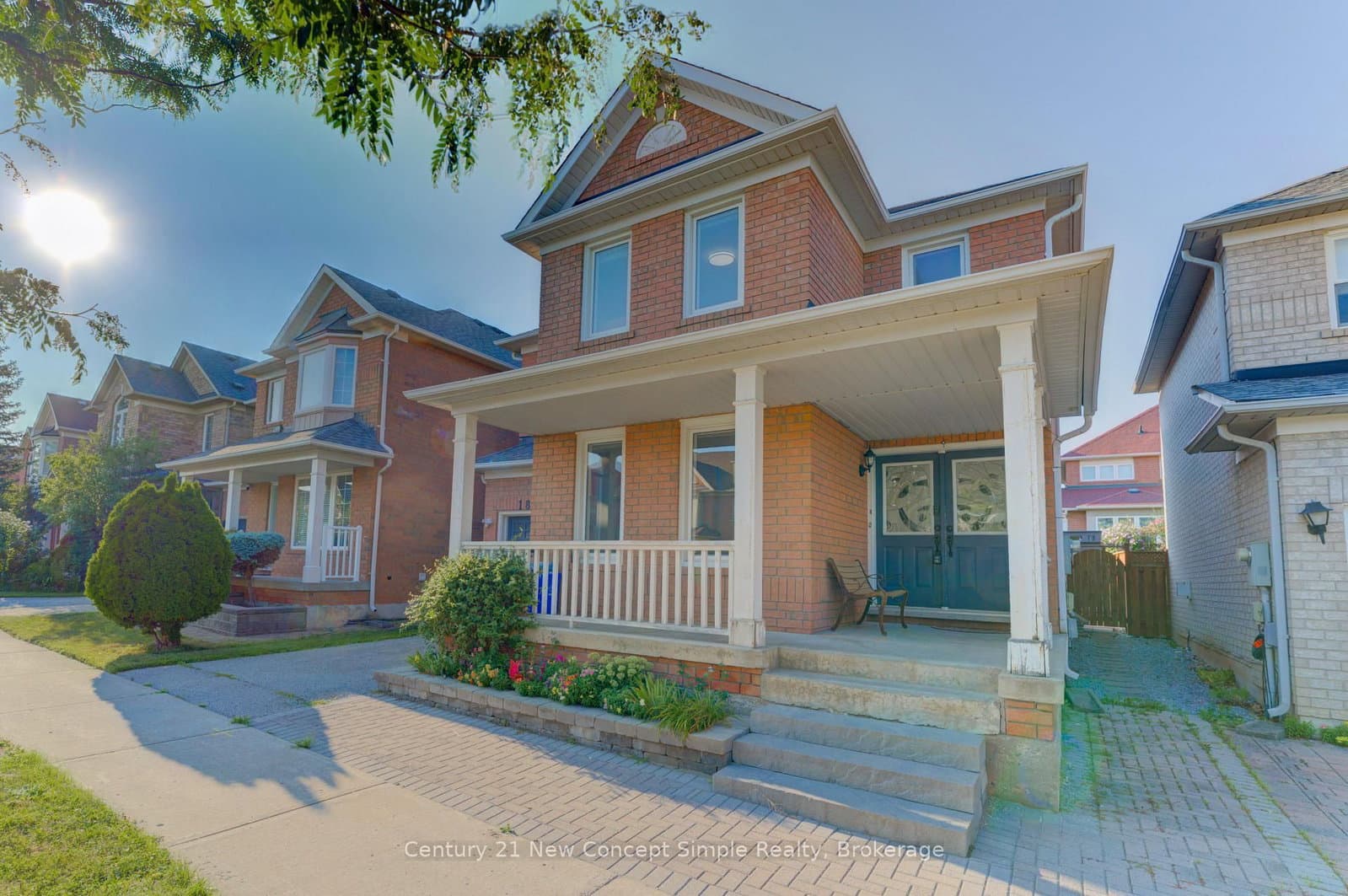 18 Castlemore Avenue thumbnail 3