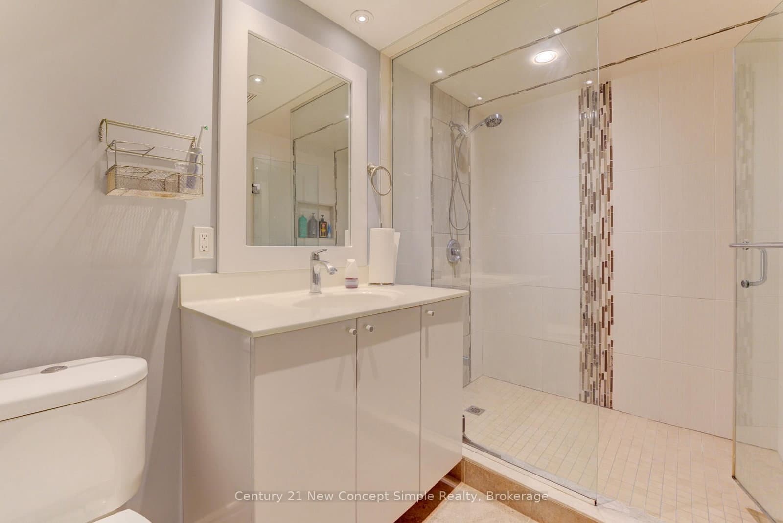 18 Castlemore Avenue thumbnail 30