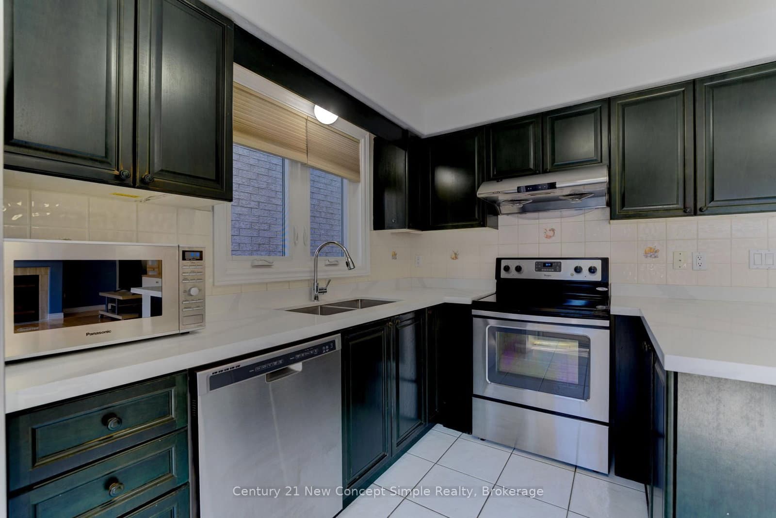 18 Castlemore Avenue thumbnail 8