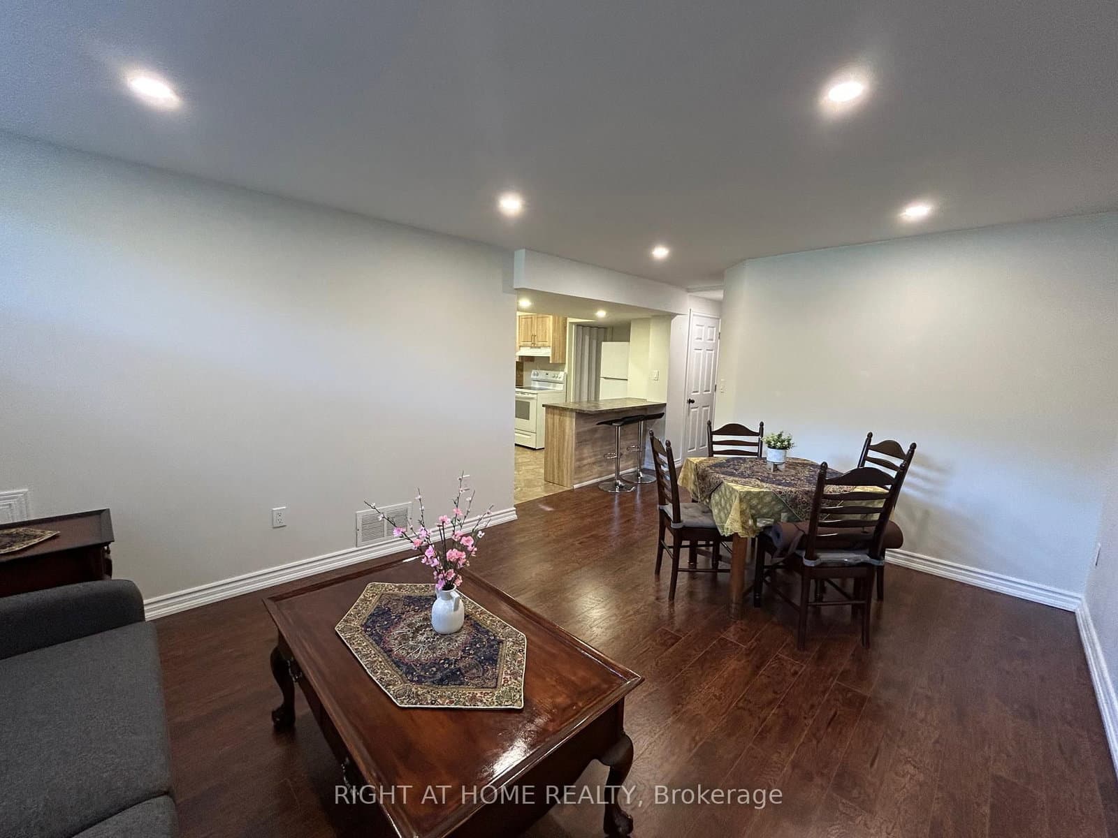 36 Aurora Heights Drive thumbnail 2