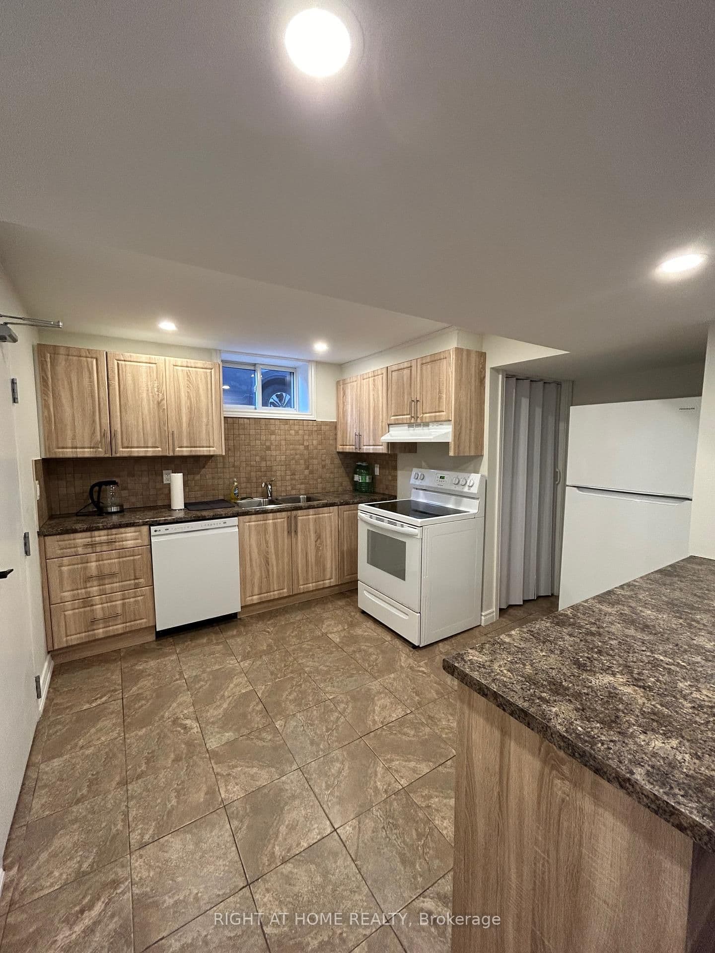 36 Aurora Heights Drive thumbnail 6