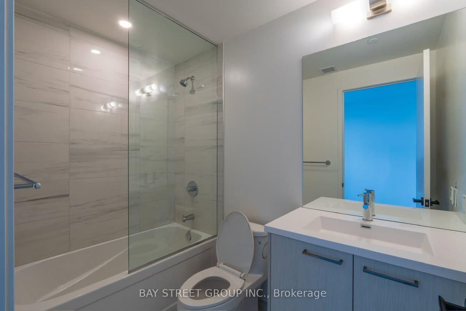 28 Interchange Way, Unit 1105 thumbnail 8