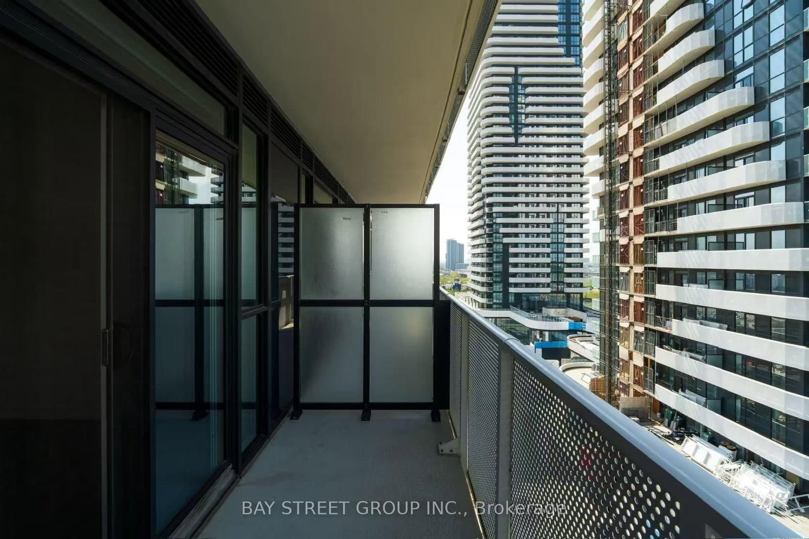 28 Interchange Way, Unit 1105 thumbnail 9