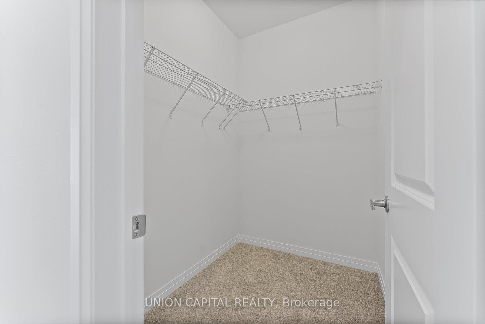 11437 Leslie Street thumbnail 37