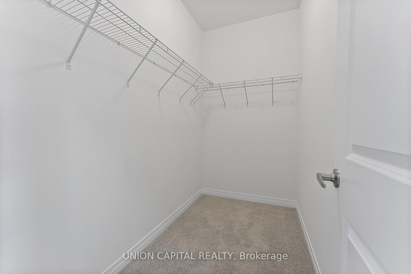11437 Leslie Street thumbnail 38