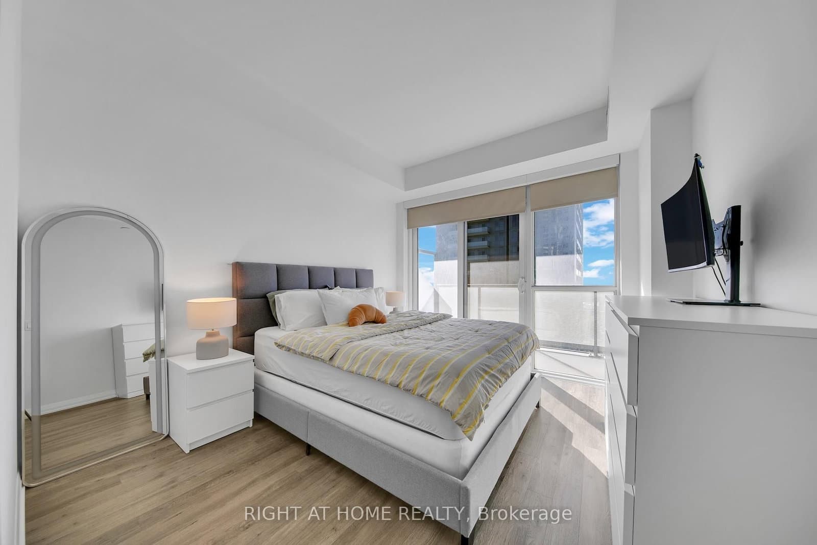 65 Oneida Crescent, Unit 903 thumbnail 13