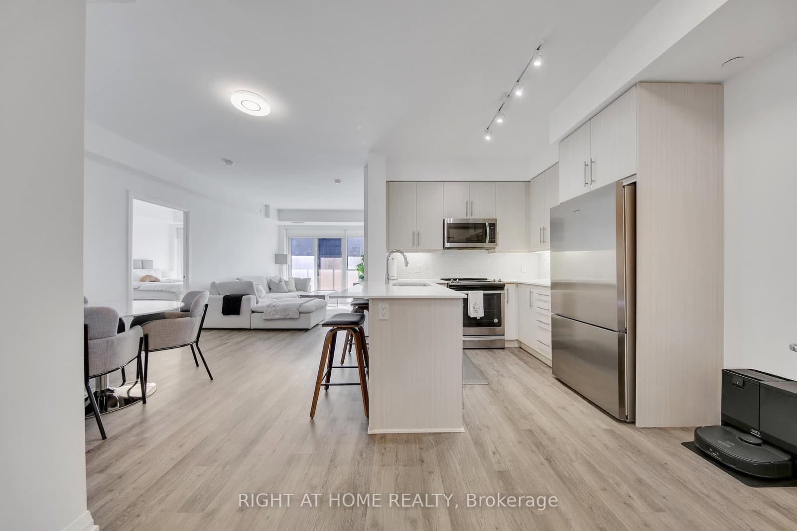 65 Oneida Crescent, Unit 903 thumbnail 3