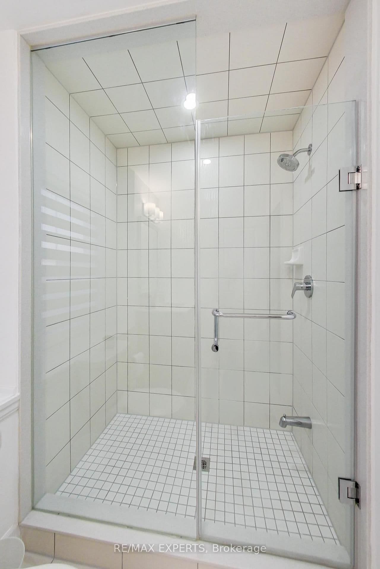 2285 Major Mackenzie Drive W thumbnail 30