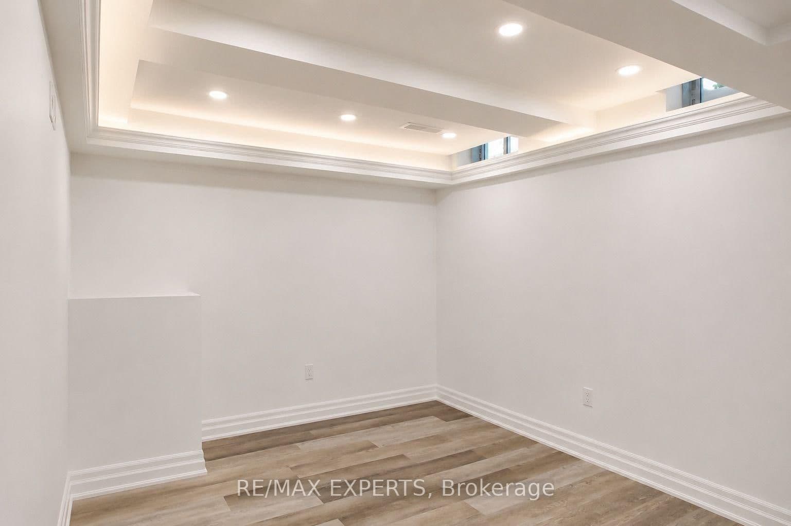 2285 Major Mackenzie Drive W thumbnail 32