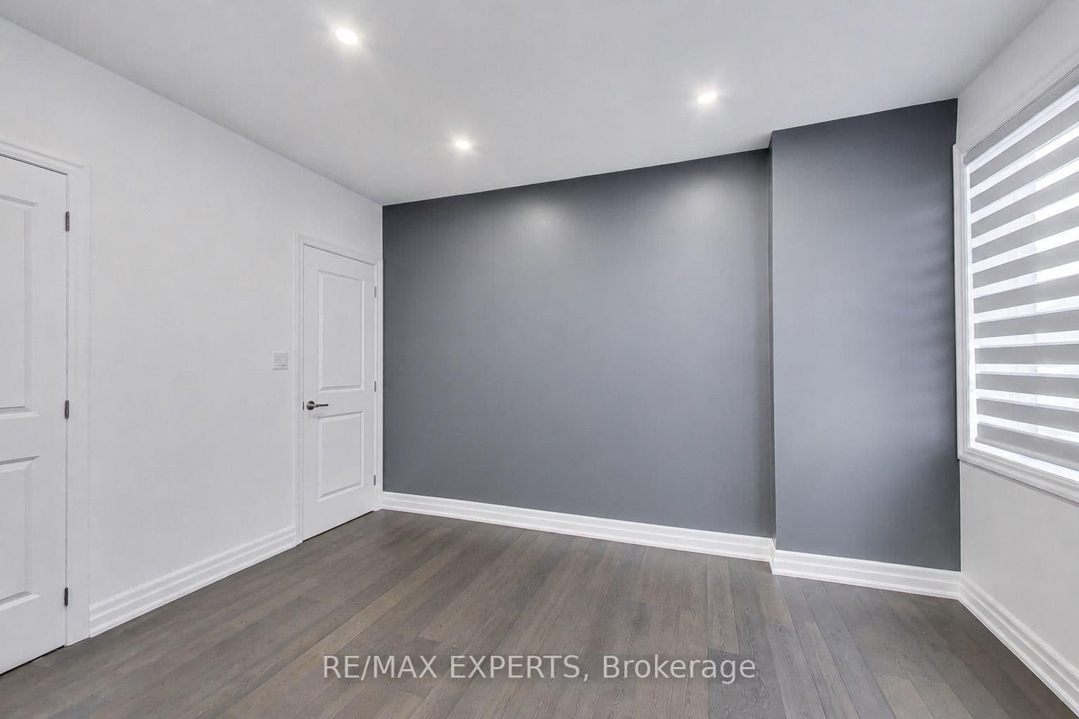 2285 Major Mackenzie Drive W thumbnail 4