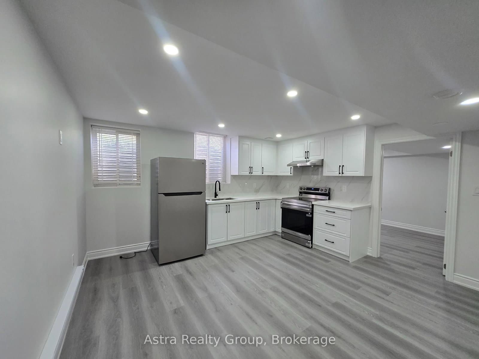 105 Coldwell Bay Circle thumbnail 11
