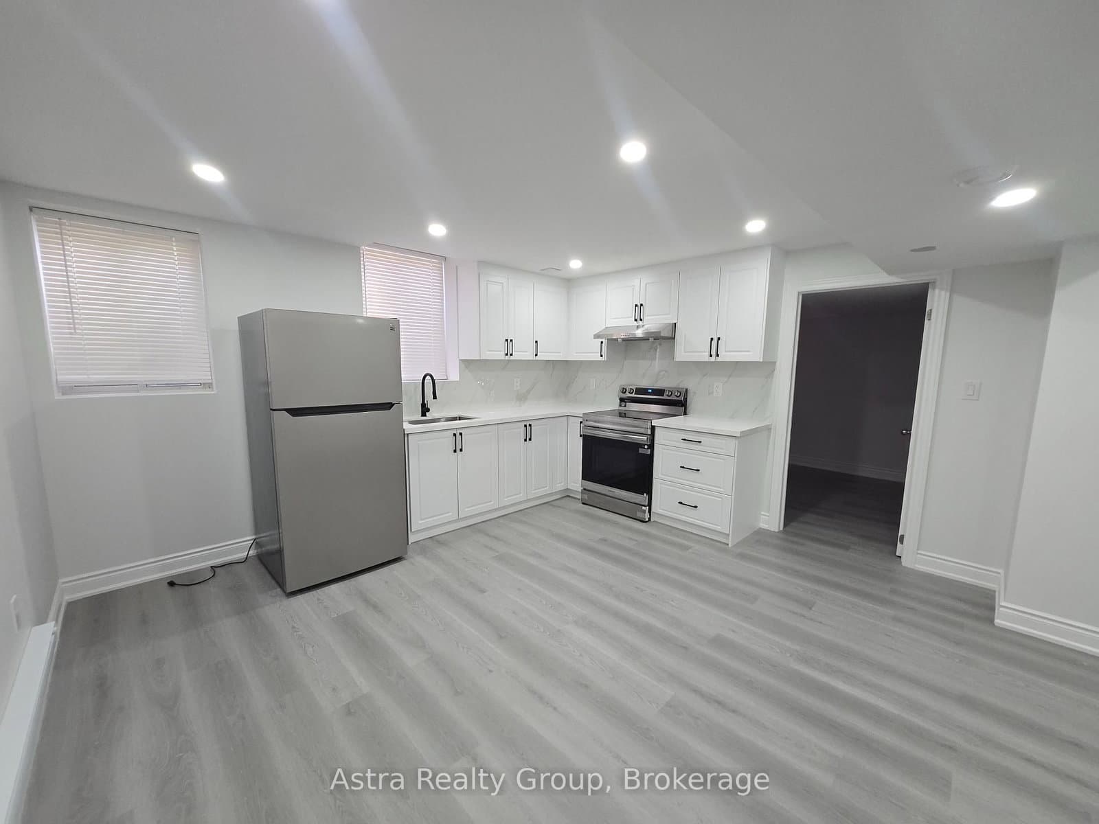 105 Coldwell Bay Circle thumbnail 14