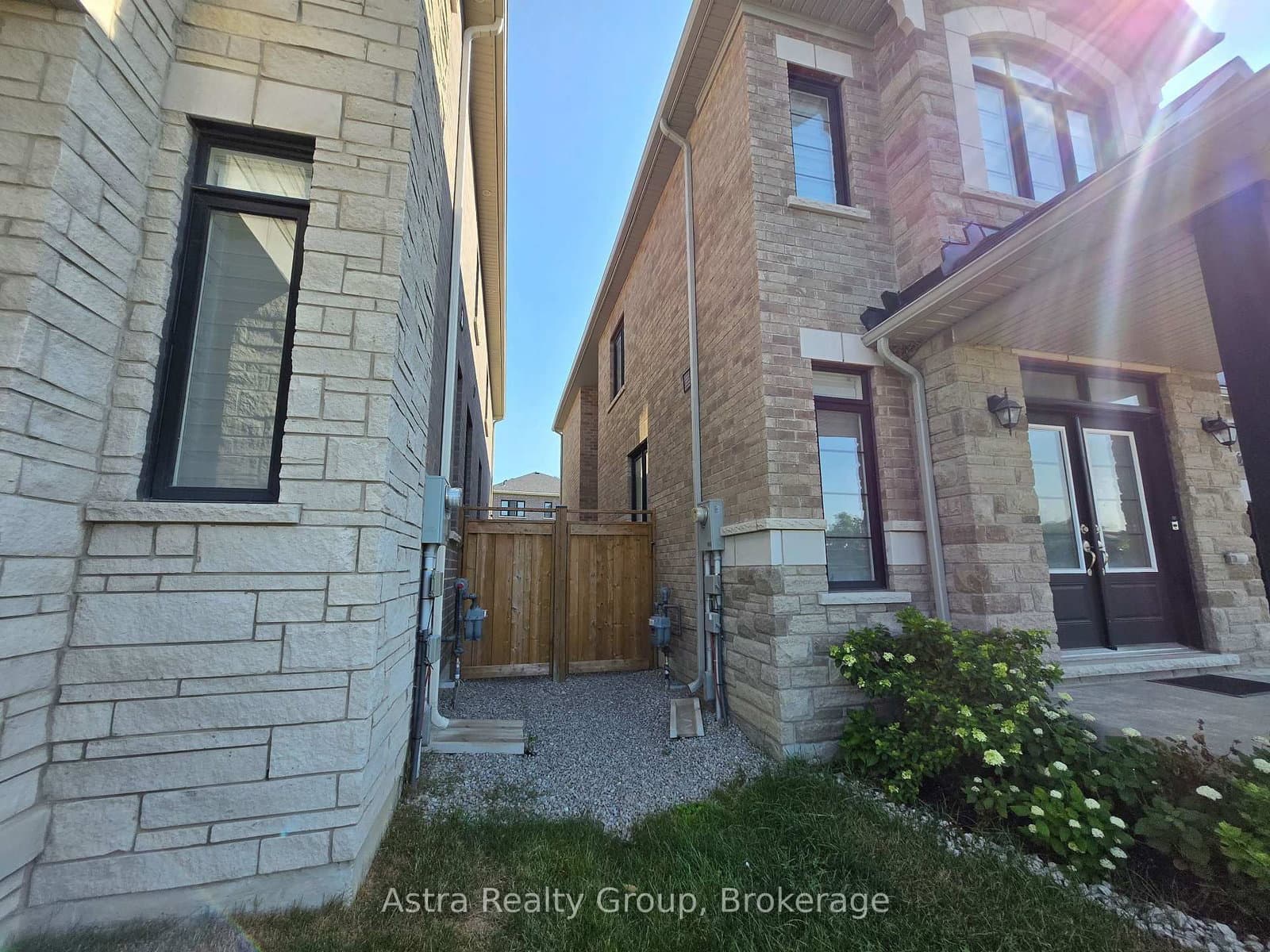 105 Coldwell Bay Circle thumbnail 3