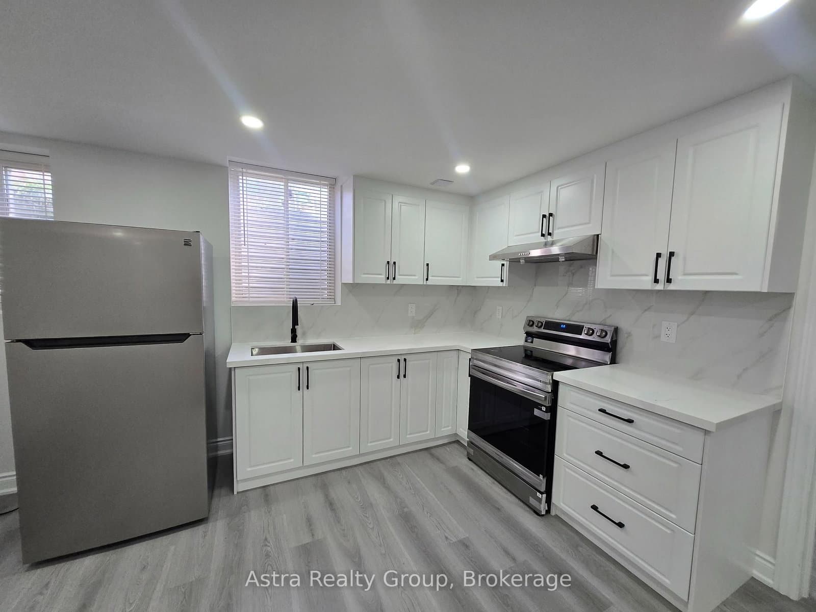 105 Coldwell Bay Circle thumbnail 4