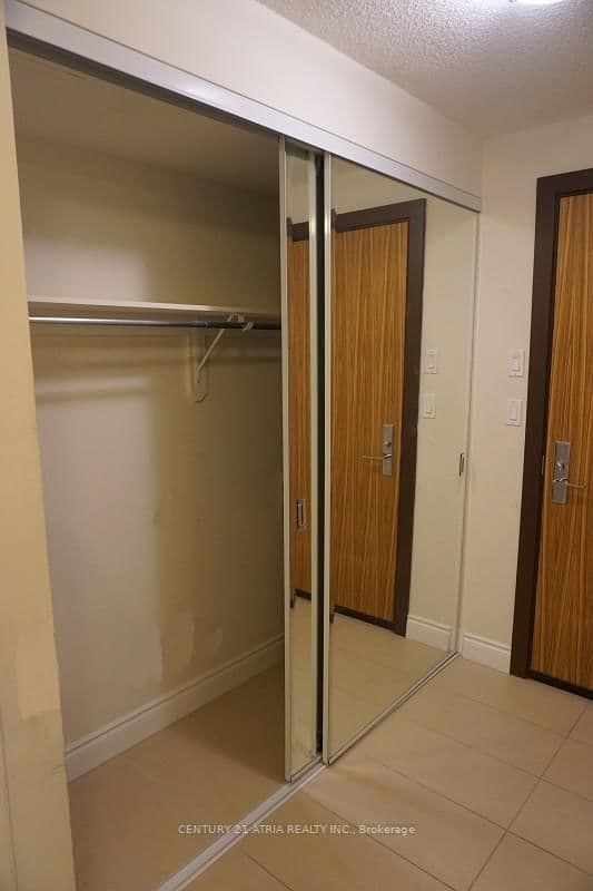 60 South Town Centre Boulevard, Unit 1001 thumbnail 8