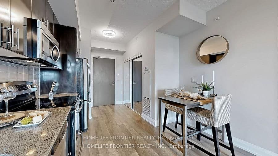 7161 YONGE Street, Unit 2528 thumbnail 15