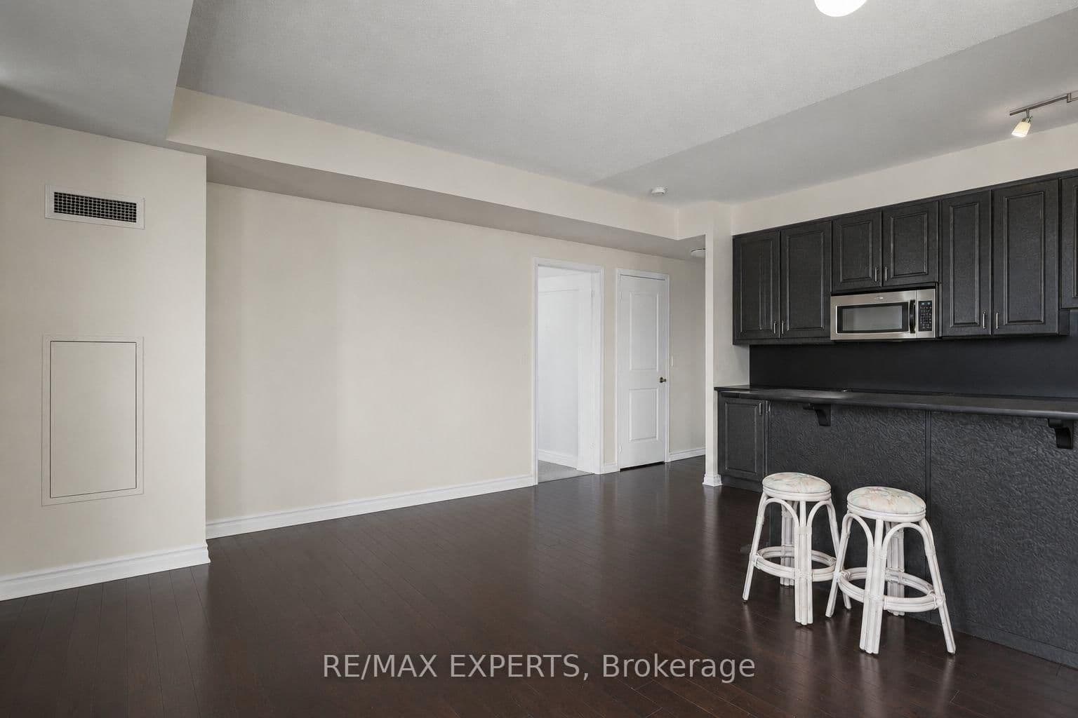 9225 Jane Street, Unit 614 thumbnail 12