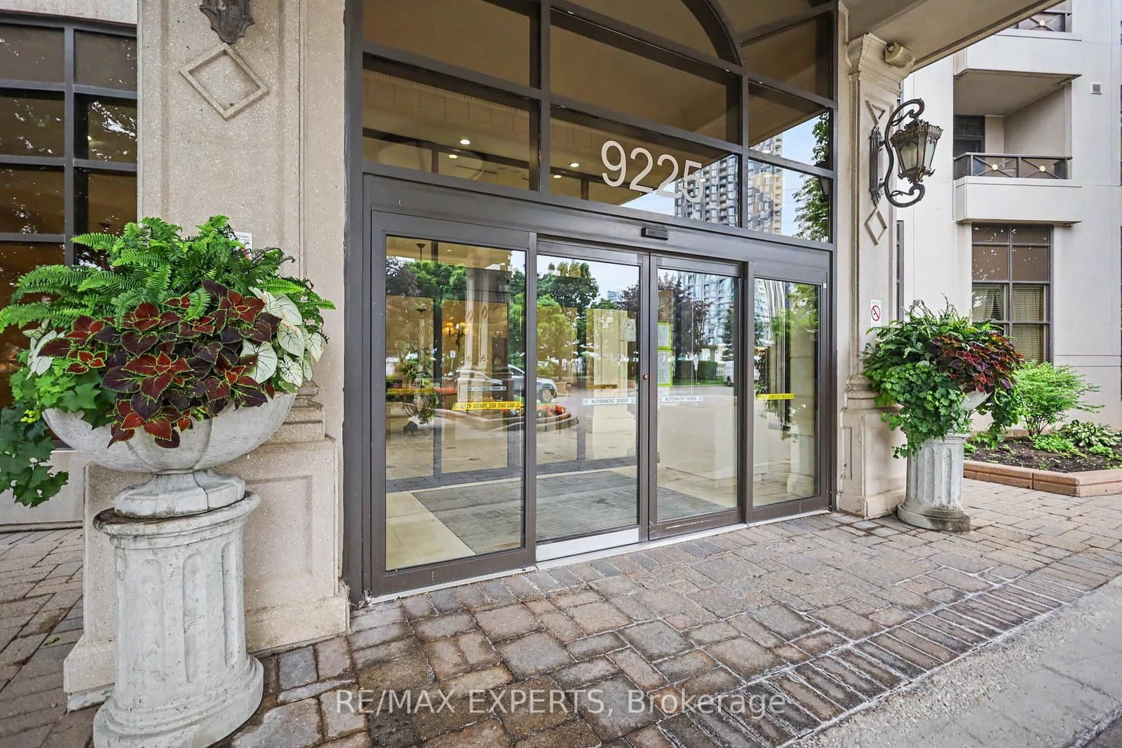 9225 Jane Street, Unit 614 thumbnail 4