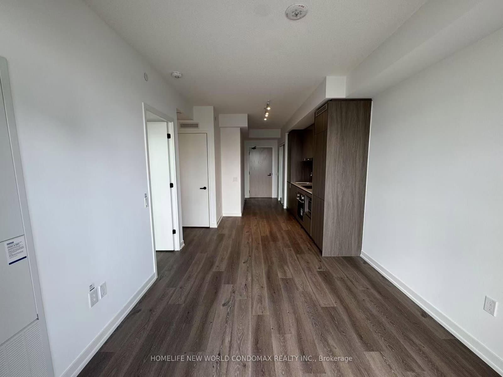 28 Interchange Way, Unit 1807 thumbnail 8