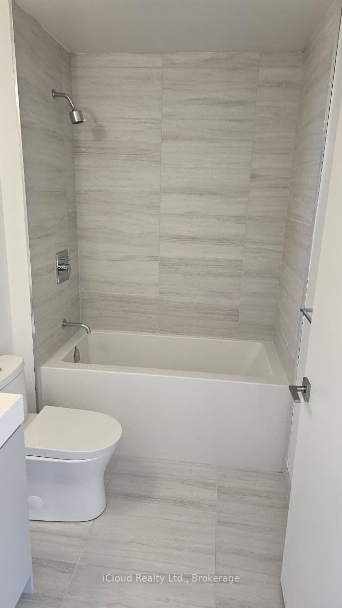 498 Caldari Road, Unit 2423 thumbnail 3