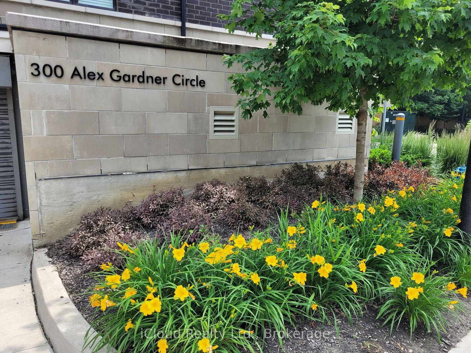 300 Alex Gardner Circle, Unit 55 thumbnail 5