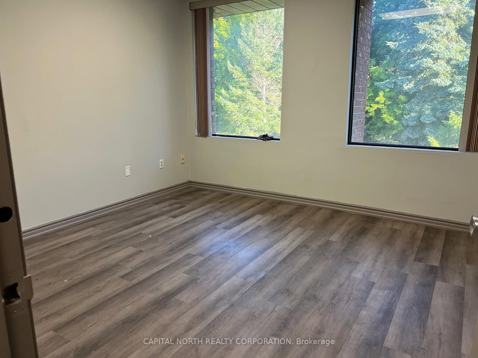 21 Rodinea Road, Unit 2 thumbnail 11