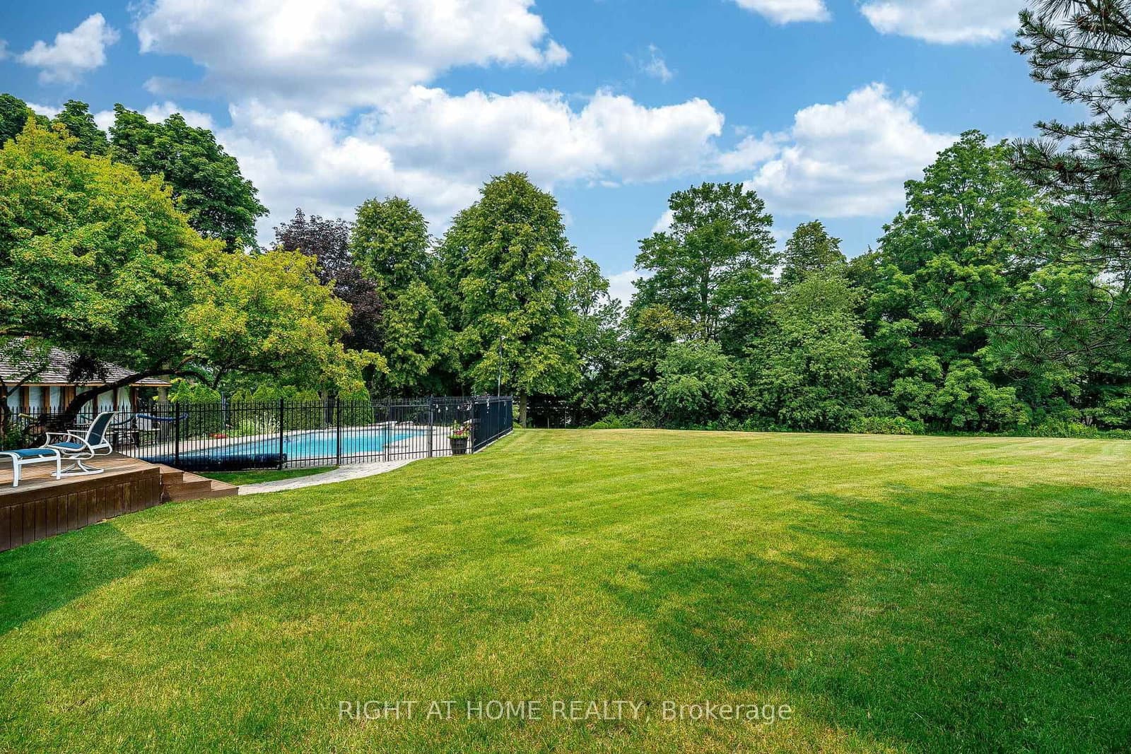 9 Glenridge Drive thumbnail 36