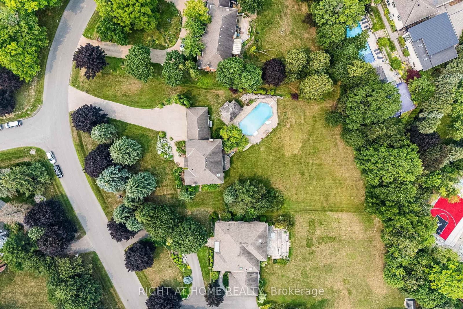 9 Glenridge Drive thumbnail 47