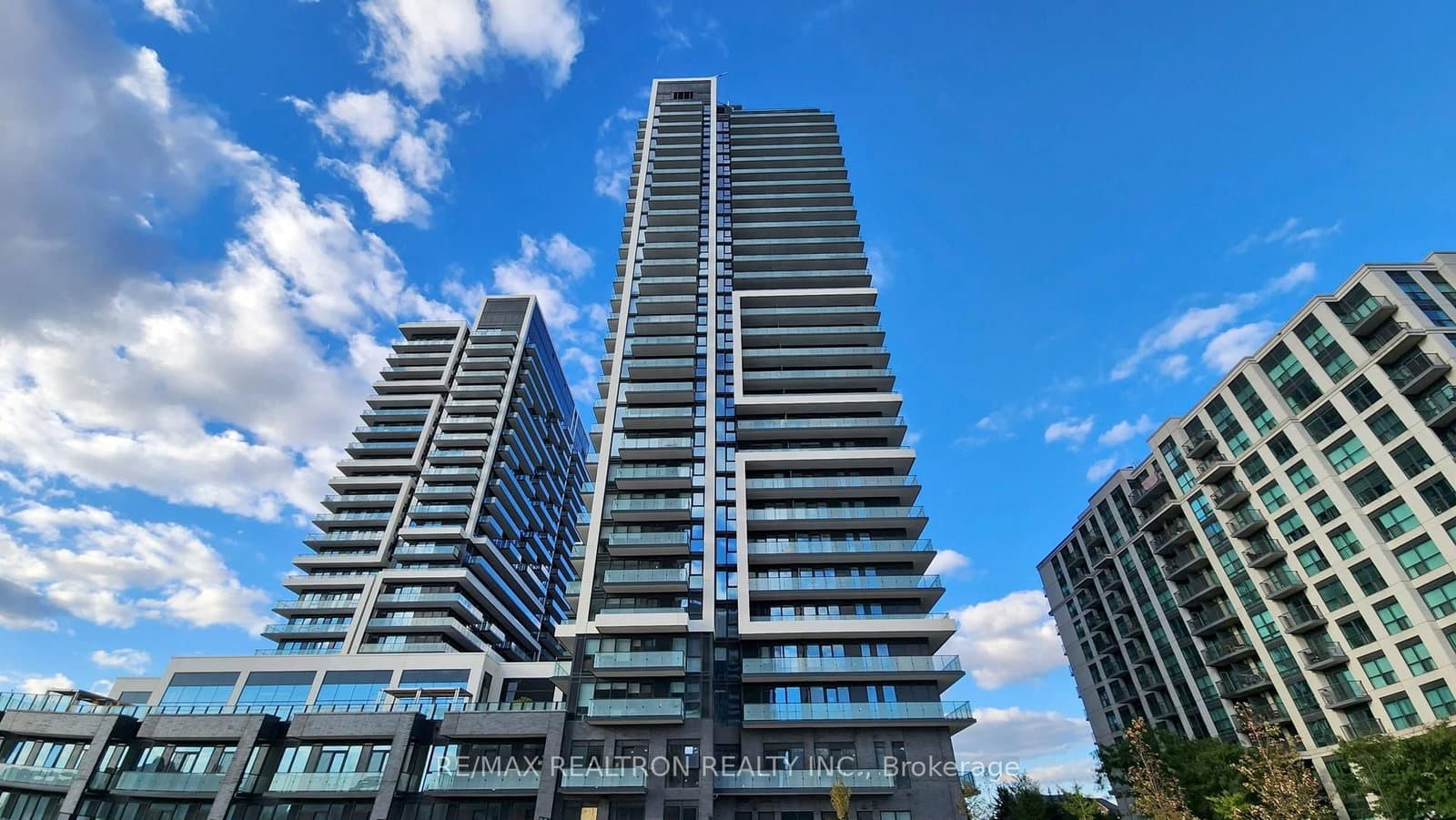 105 Oneida Crescent, Unit 904 - Image 1