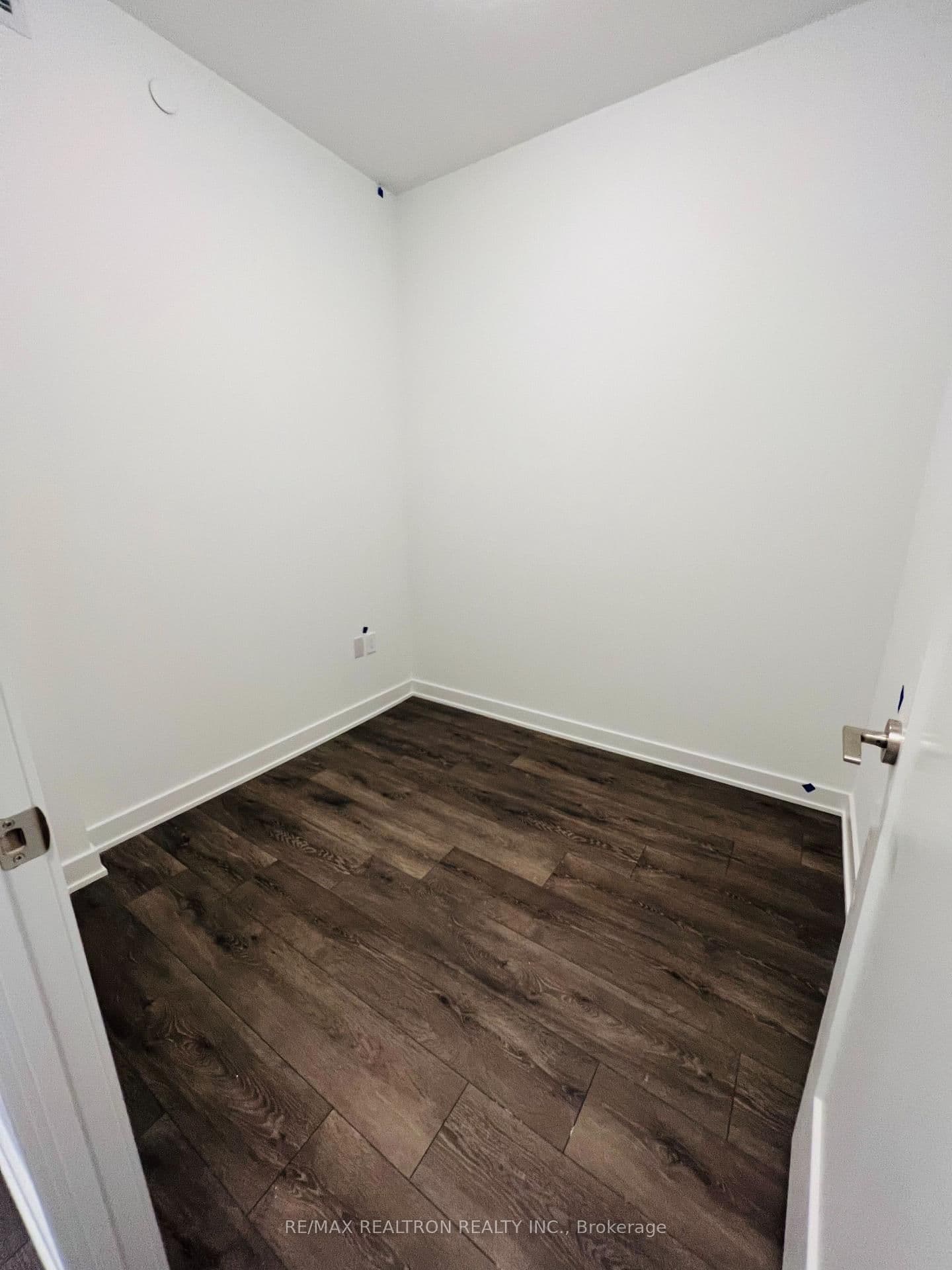 105 Oneida Crescent, Unit 904 thumbnail 6