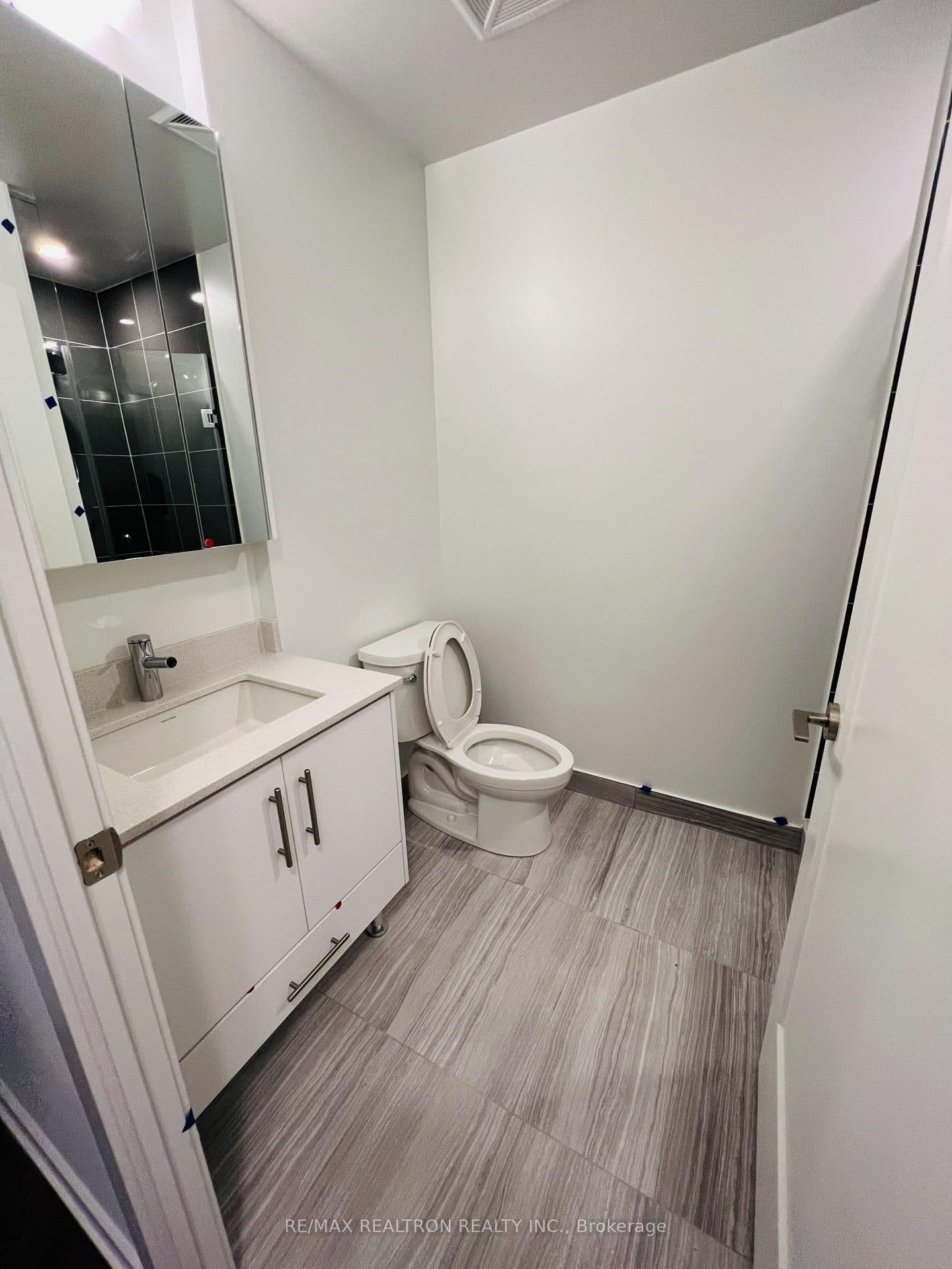 105 Oneida Crescent, Unit 904 thumbnail 8