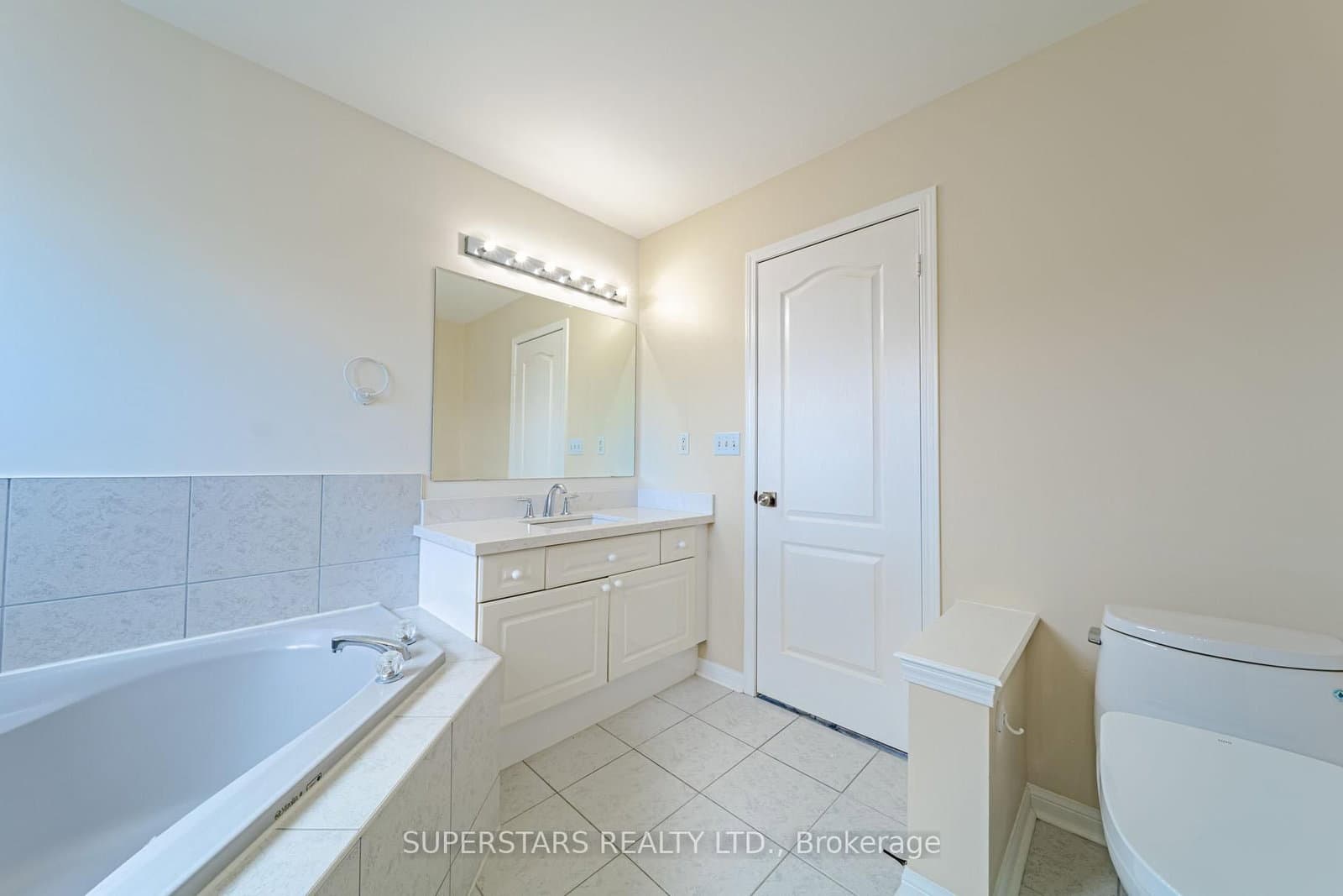 45 Tower Bridge Crescent thumbnail 27