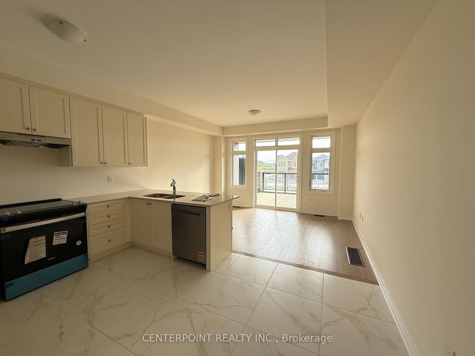 42 Selina Rose Street S, Unit 107-4 thumbnail 9