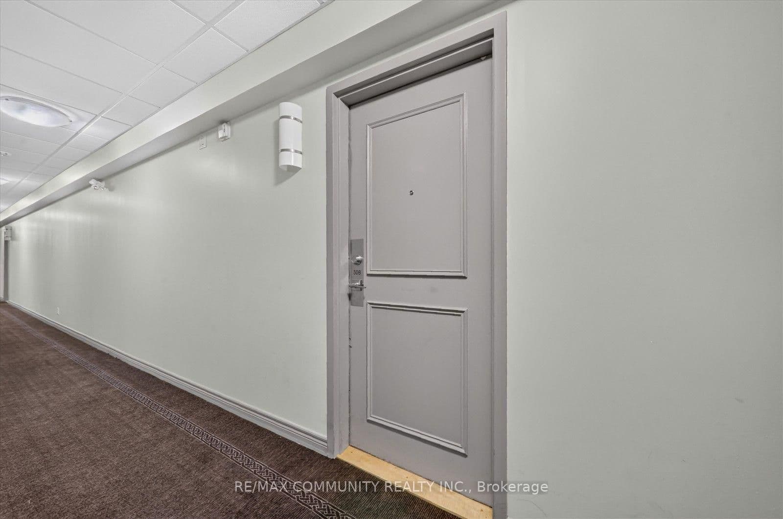 9431 Jane Street, Unit 308 thumbnail 10