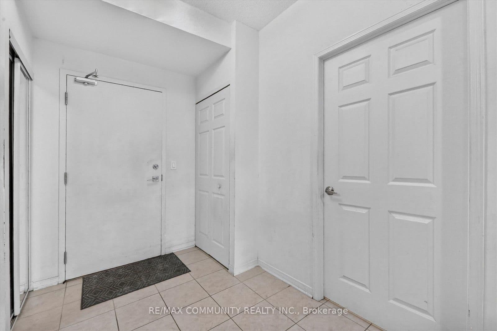9431 Jane Street, Unit 308 thumbnail 12