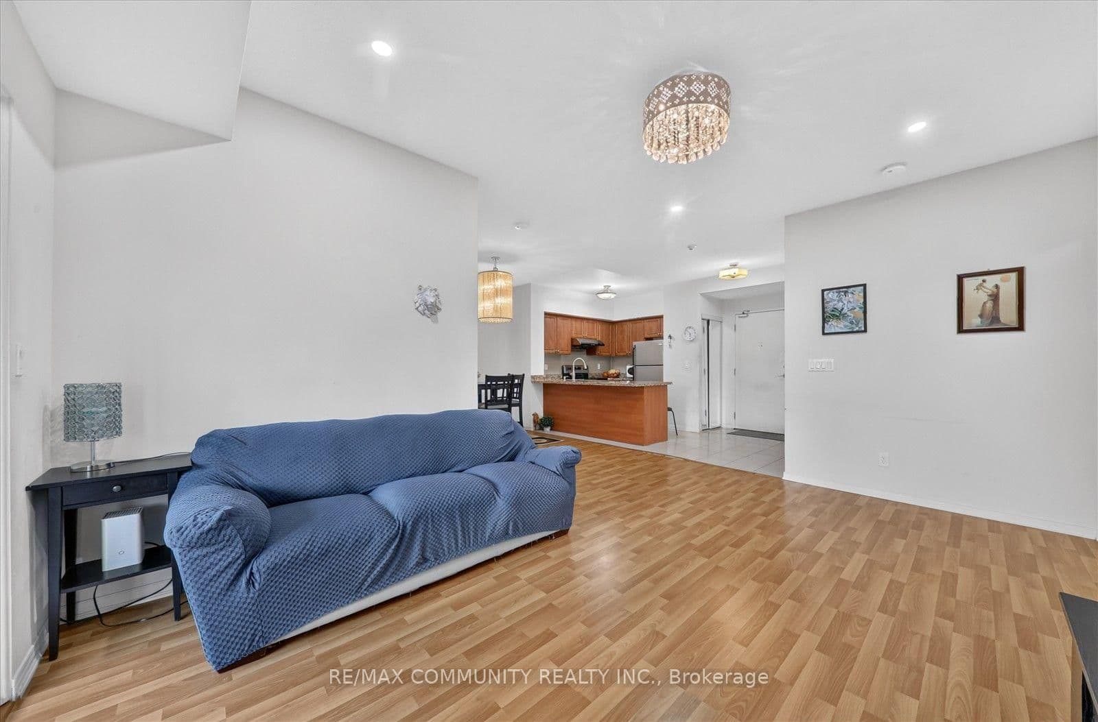 9431 Jane Street, Unit 308 thumbnail 20