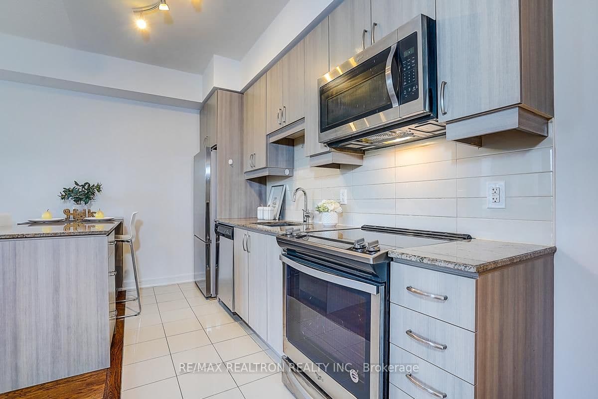 9191 Yonge Street, Unit SW 321 thumbnail 13