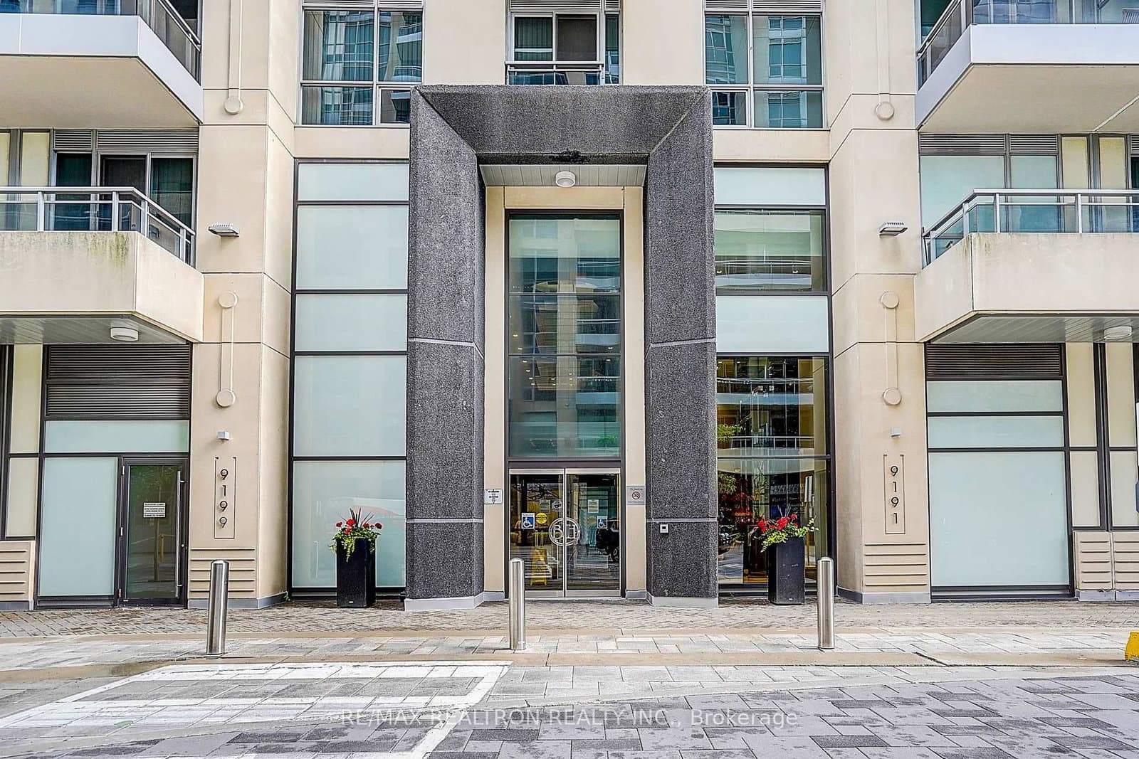 9191 Yonge Street, Unit SW 321 thumbnail 2